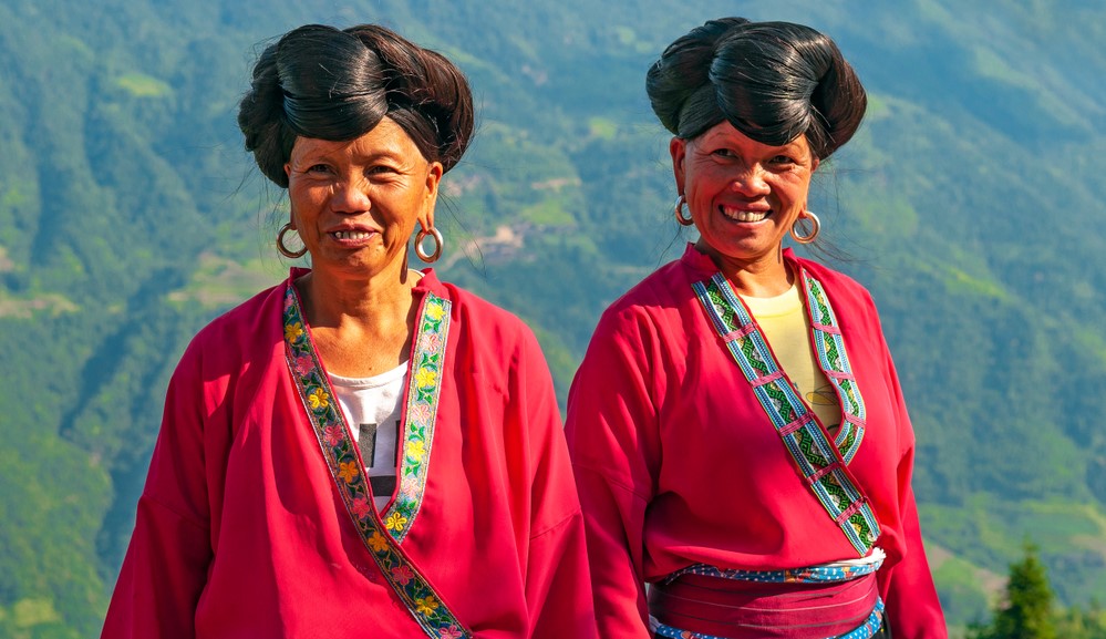 Meet friendly Longsheng locals like these when you take a tailor-made holiday with Alfred&