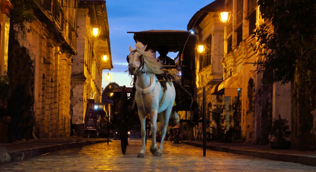 Experience attractive Philippine sights like this horse-drawn carriage in Vigan when you take a tailor-made holiday with Alfred&.