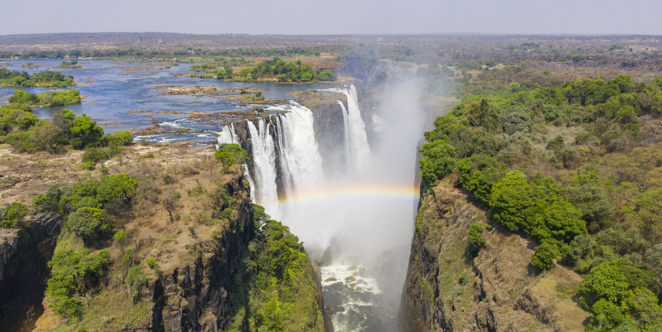 Experience extraordinary Zimbabwe landscape like these thundering cataracts in Victoria Falls when you take a tailor-made holiday with Alfred&.