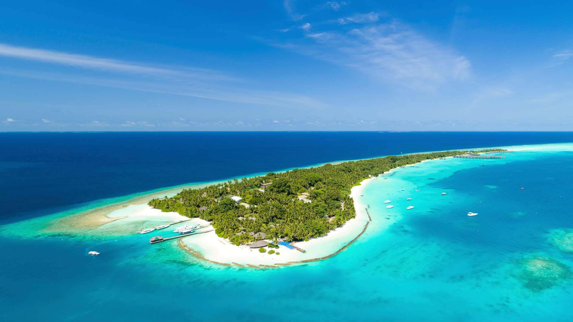 Kuramathi Island from above