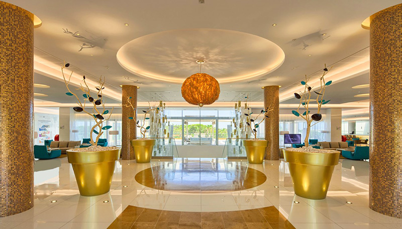 The impressive lobby of the Epic Sana