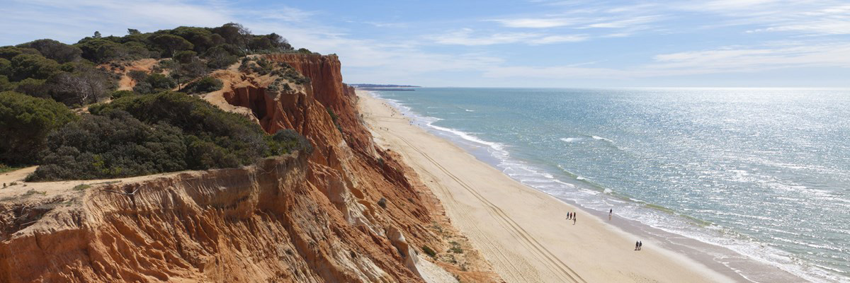 Discover one of the best beaches in the Algarve