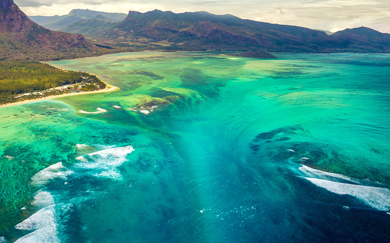 Mauritius underwater waterfall