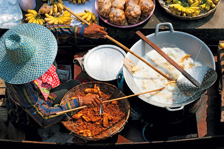 Amphawa Floating Market