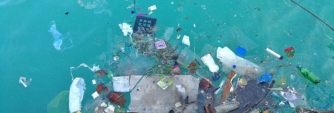 9 ways to reduce plastic use on holiday