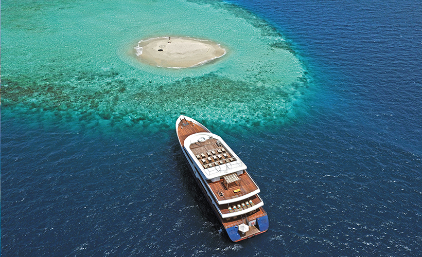Floating Resort by Scubaspa